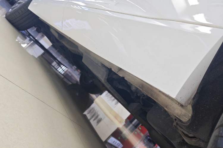 Used CHANGAN UNI-K 2021 2.0T All-Wheel Drive Prestige Version Left Side Sill