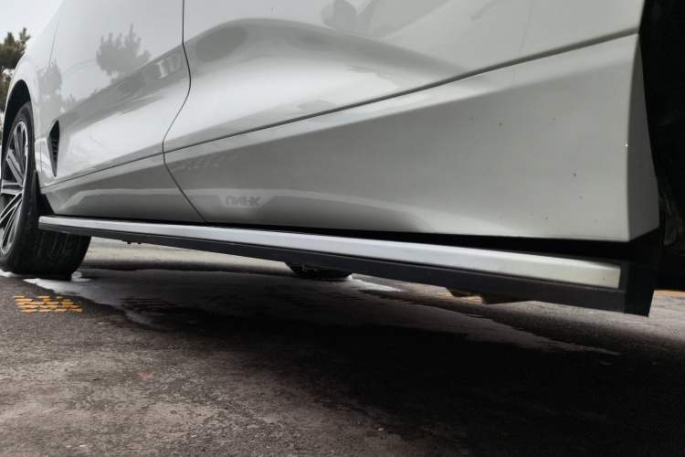Used CHANGAN UNI-K 2021 2.0T All-Wheel Drive Prestige Version Left Side Sill