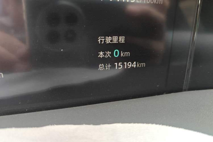 Used CHANGAN UNI-K 2021 2.0T All-Wheel Drive Prestige Version Odometer Close Up