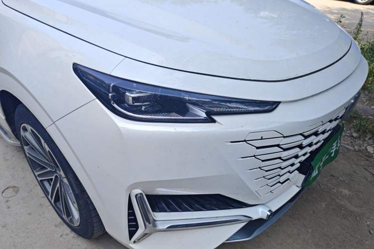 Used CHANGAN UNI-K 2021 2.0T All-Wheel Drive Prestige Version Right Front Headlight