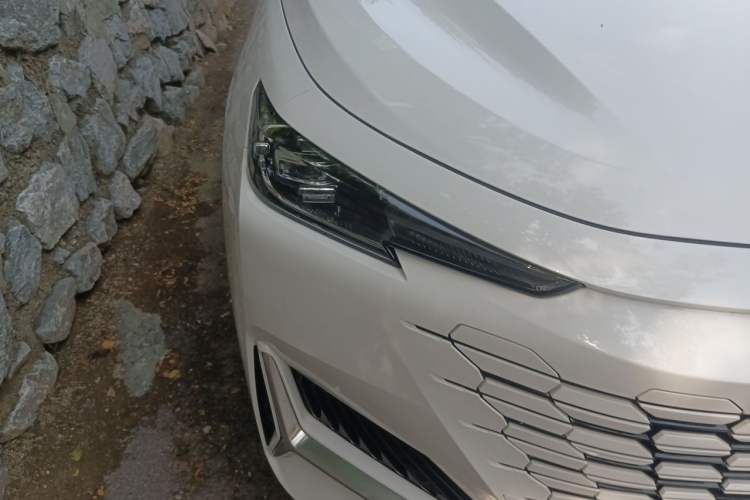 Used CHANGAN UNI-K 2021 2.0T Excellence Edition Right Front Headlight
