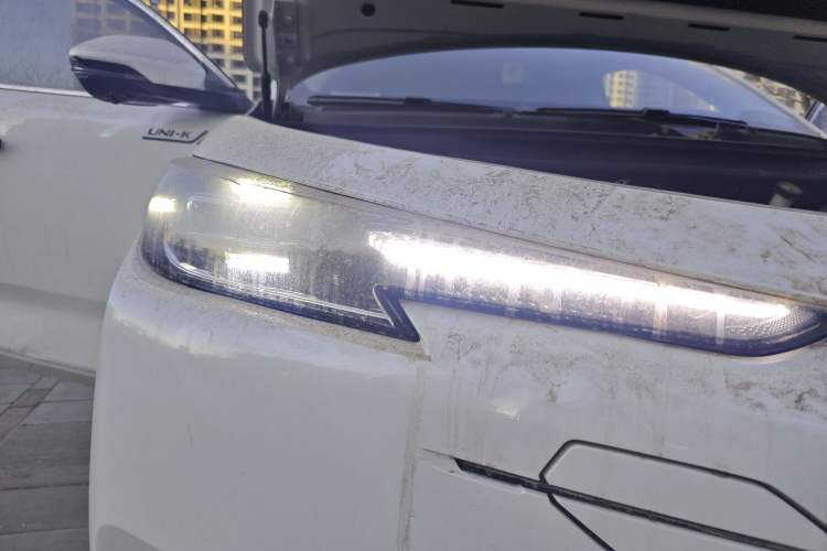 Used CHANGAN UNI-K 2021 2.0T Excellence Edition Right Front Headlight
