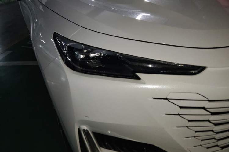 Used CHANGAN UNI-K 2021 2.0T Prestige Edition Right Front Headlight