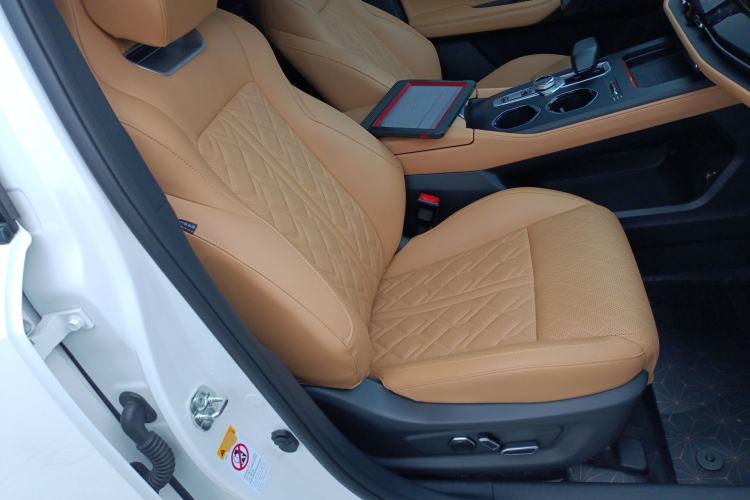 Used CHANGAN UNI-K 2021 2.0T All-Wheel Drive Prestige Version Right Front Seat