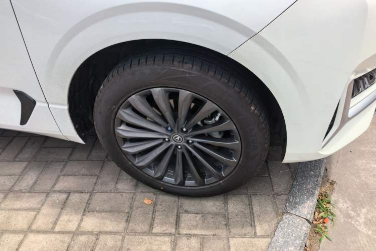 Used CHANGAN UNI-K 2021 2.0T Luxury Version Right Front Wheel Hub