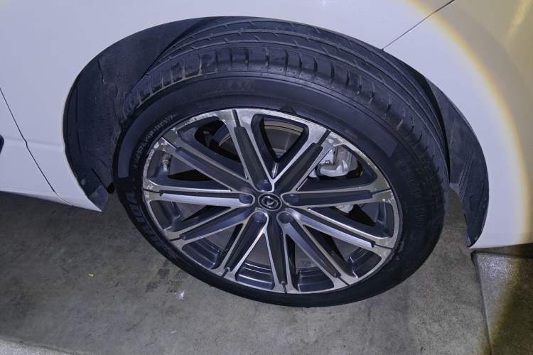 Used CHANGAN UNI-K 2021 2.0T Prestige Edition Right Front Wheel Hub