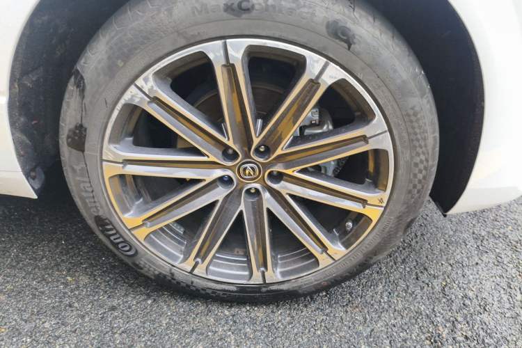 Used CHANGAN UNI-K 2021 2.0T Prestige Edition Right Front Wheel Hub