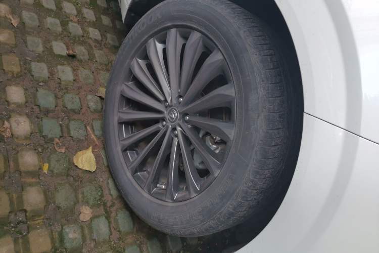 Used CHANGAN UNI-K 2021 2.0T Excellence Edition Right Front Wheel Hub
