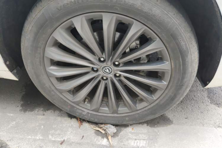 Used CHANGAN UNI-K 2021 2.0T Excellence Edition Right Front Wheel Hub
