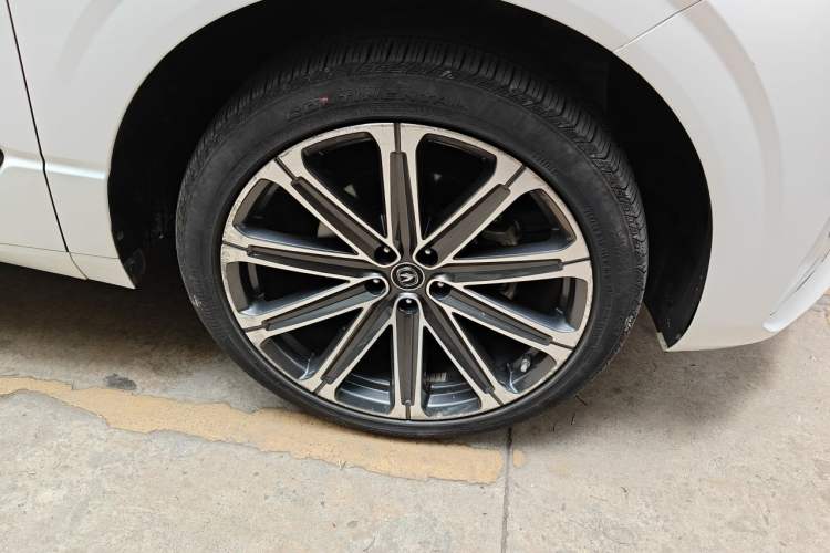 Used CHANGAN UNI-K 2021 2.0T Prestige Edition Right Front Wheel Hub