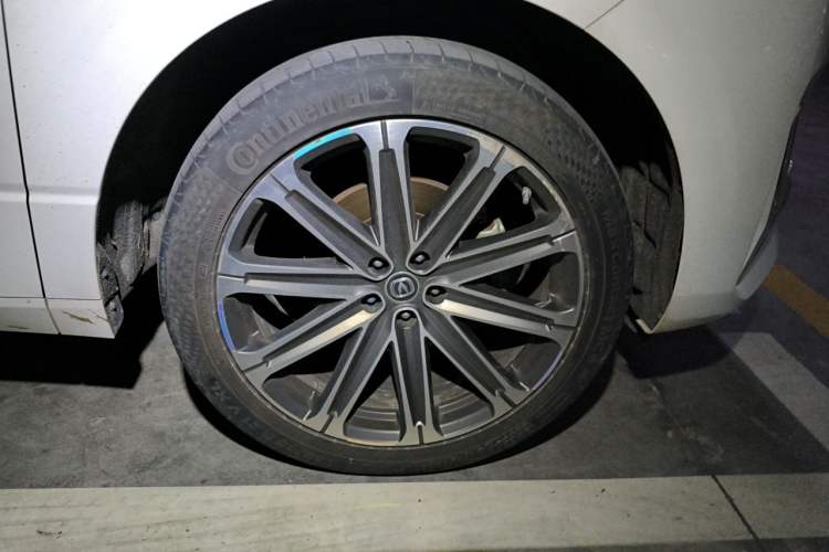 Used CHANGAN UNI-K 2021 2.0T Prestige Edition Right Front Wheel Hub