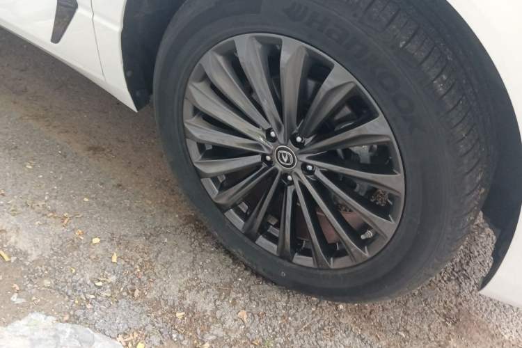 Used CHANGAN UNI-K 2021 2.0T Excellence Edition Right Front Wheel Hub