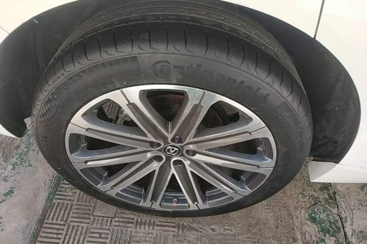 Used CHANGAN UNI-K 2021 2.0T Prestige Edition Right Rear Wheel Hub