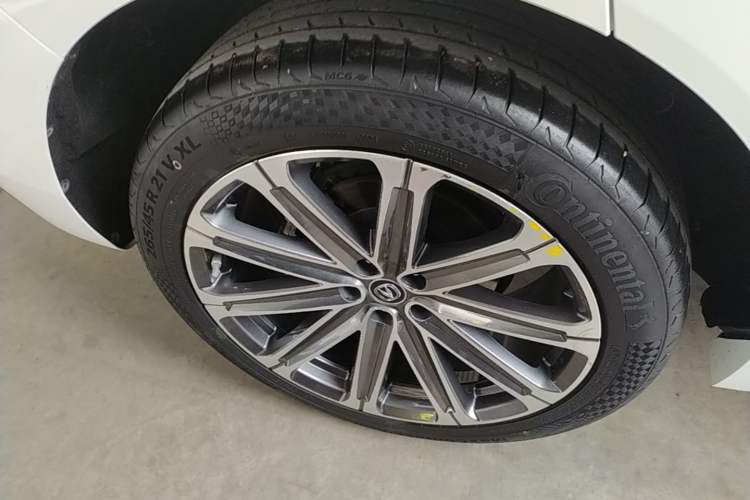Used CHANGAN UNI-K 2021 2.0T Prestige Edition Right Rear Wheel Hub