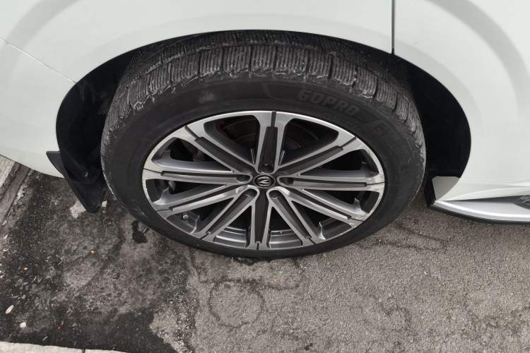 Used CHANGAN UNI-K 2021 2.0T All-Wheel Drive Prestige Version Right Rear Wheel Hub