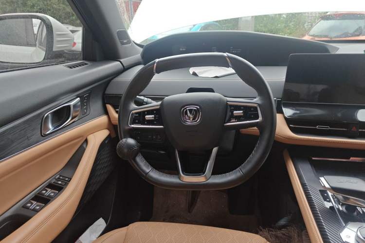 Used CHANGAN UNI-K 2021 2.0T All-Wheel Drive Prestige Version Steering Wheel