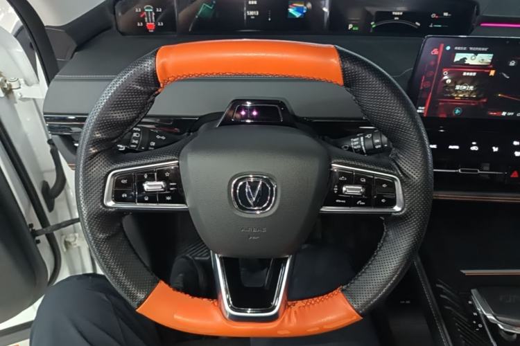 Used CHANGAN UNI-K 2021 2.0T All-Wheel Drive Prestige Version Steering Wheel