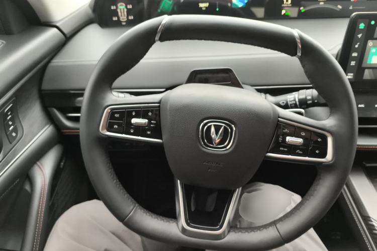 Used CHANGAN UNI-K 2021 2.0T All-Wheel Drive Prestige Version Steering Wheel