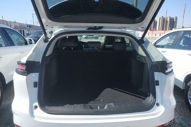 Used CHANGAN UNI-K 2021 2.0T Prestige Edition Trunk
