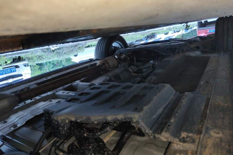 Used CHANGAN UNI-K 2023 2.0T Two-Wheel Drive Enjoyment Version Chassis Rear Left