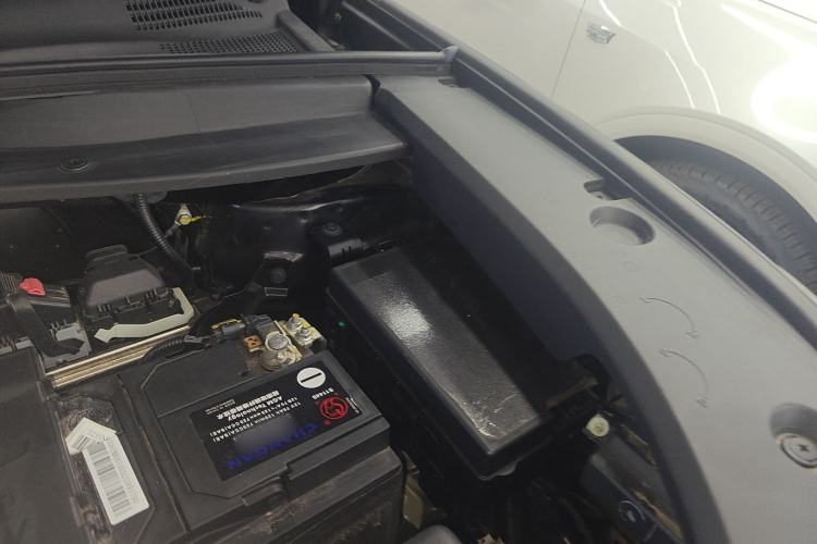 Used CHANGAN UNI-K 2023 2.0T Two-Wheel Drive Enjoyment Version Engine Bay