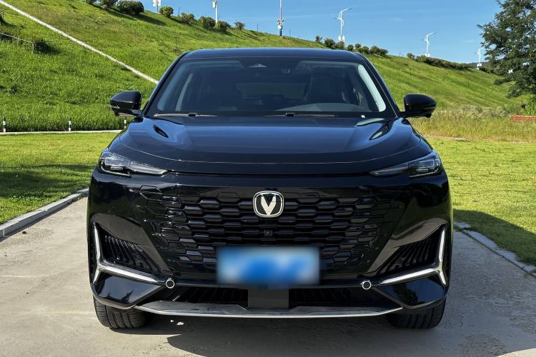 Used CHANGAN UNI-K 2023 2.0T Two-Wheel Drive Enjoyment Version Exterior 1