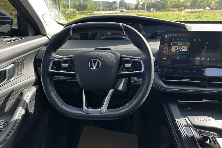 Used CHANGAN UNI-K 2023 2.0T Two-Wheel Drive Enjoyment Version Interior 4
