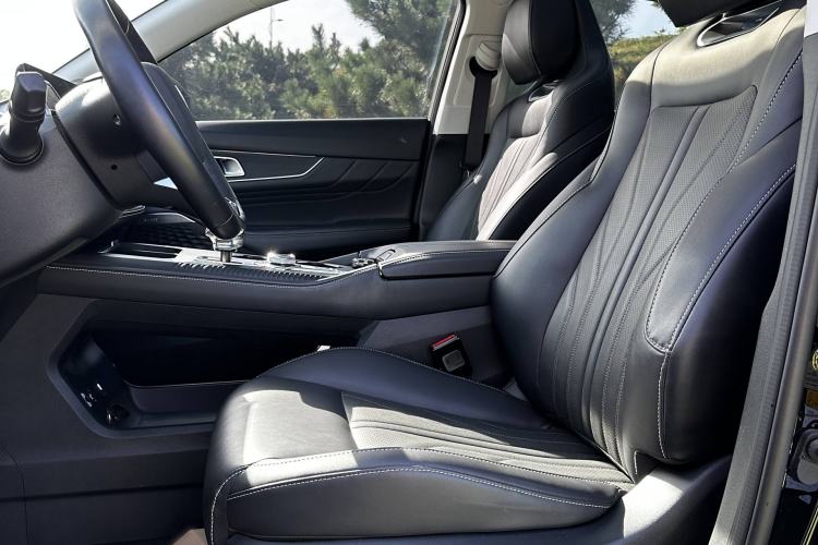 Used CHANGAN UNI-K 2023 2.0T Two-Wheel Drive Enjoyment Version Interior 6