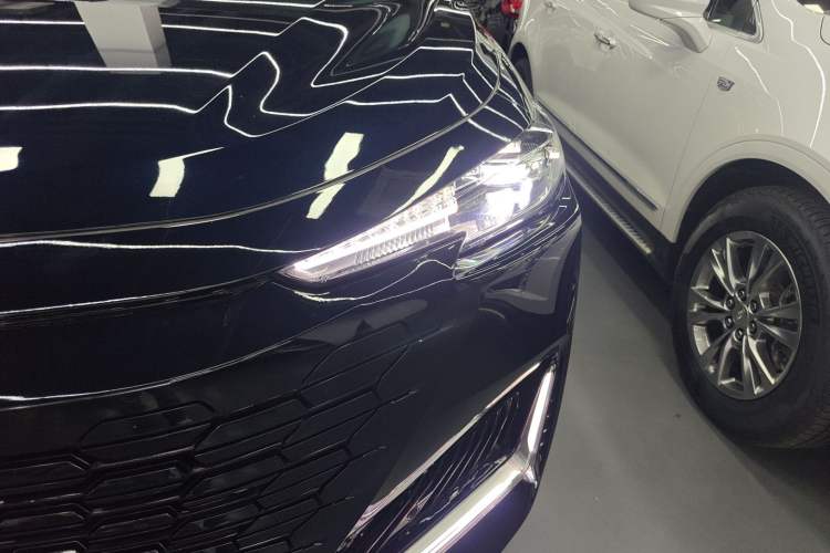 Used CHANGAN UNI-K 2023 2.0T Two-Wheel Drive Enjoyment Version Left Front Headlight
