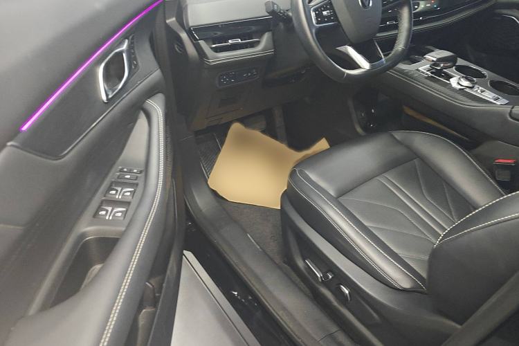 Used CHANGAN UNI-K 2023 2.0T Two-Wheel Drive Enjoyment Version Left Front Seat
