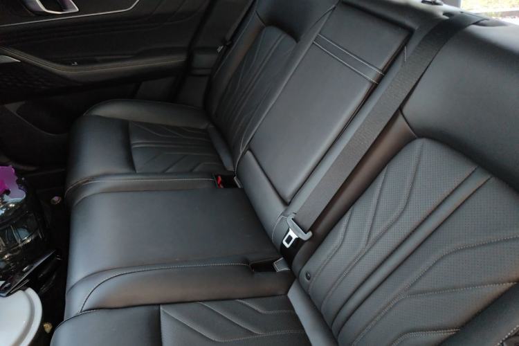 Used CHANGAN UNI-K 2023 2.0T Two-Wheel Drive Enjoyment Version Left Rear Seat