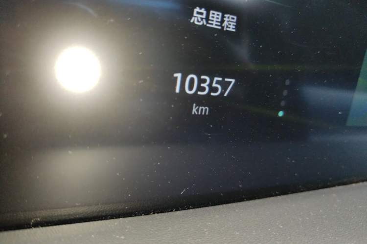 Used CHANGAN UNI-K 2023 2.0T Two-Wheel Drive Enjoyment Version Odometer Close Up