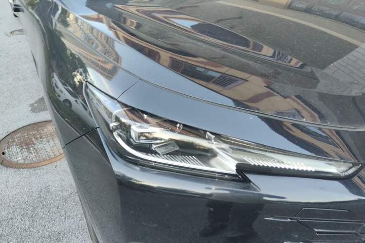 Used CHANGAN UNI-K 2023 2.0T Two-Wheel Drive Enjoyment Version Right Front Headlight