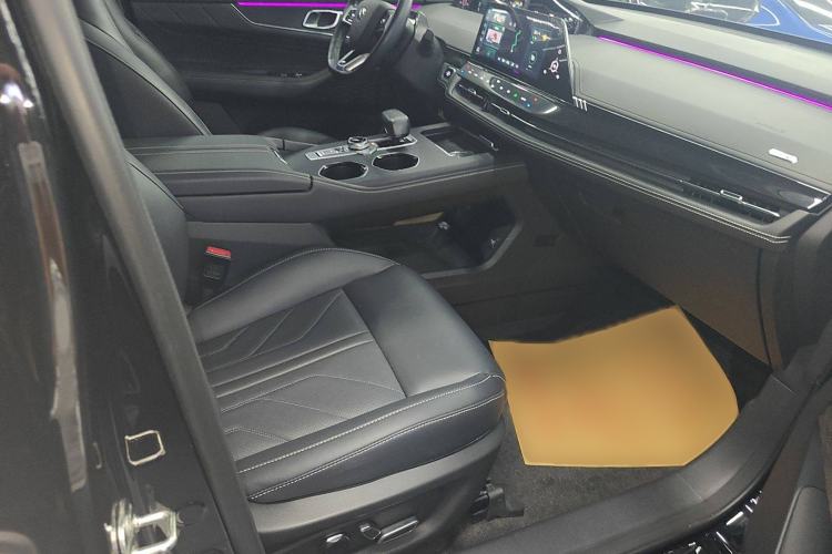 Used CHANGAN UNI-K 2023 2.0T Two-Wheel Drive Enjoyment Version Right Front Seat