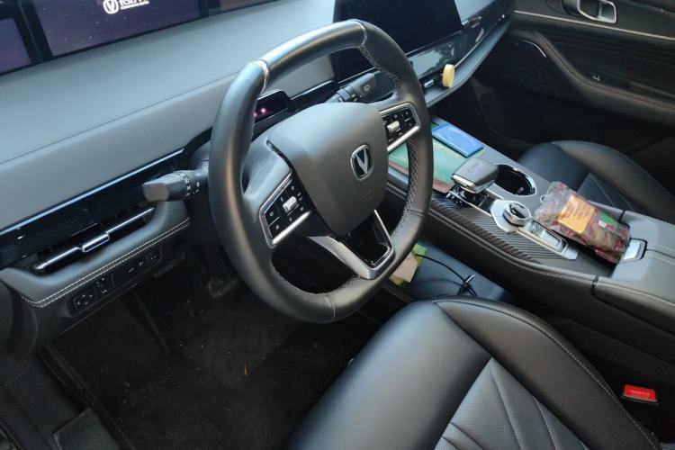 Used CHANGAN UNI-K 2023 2.0T Two-Wheel Drive Enjoyment Version Steering Wheel