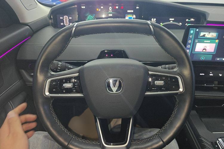 Used CHANGAN UNI-K 2023 2.0T Two-Wheel Drive Enjoyment Version Steering Wheel