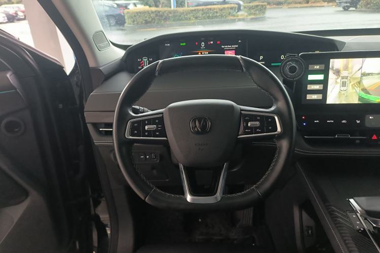 Used CHANGAN UNI-K 2023 2.0T All-Wheel-Drive Enjoyment Version Steering Wheel