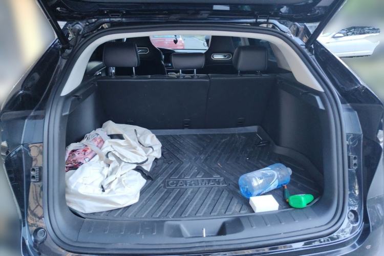 Used CHANGAN UNI-K 2023 2.0T Two-Wheel Drive Enjoyment Version Trunk