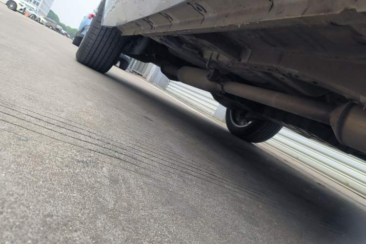 Used CHANGAN UNI-K 2023 2.0T Two-Wheel Drive Yue Ling Trim Chassis Front Right