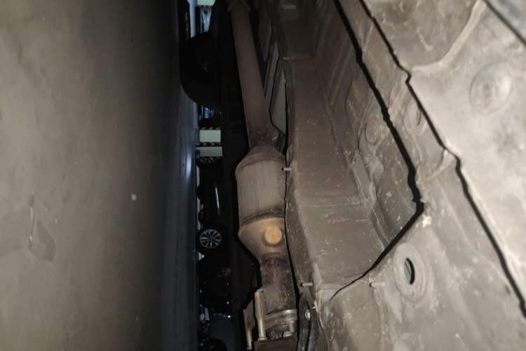 Used CHANGAN UNI-K 2023 2.0T Two-Wheel Drive Yue Ling Trim Chassis Front Right