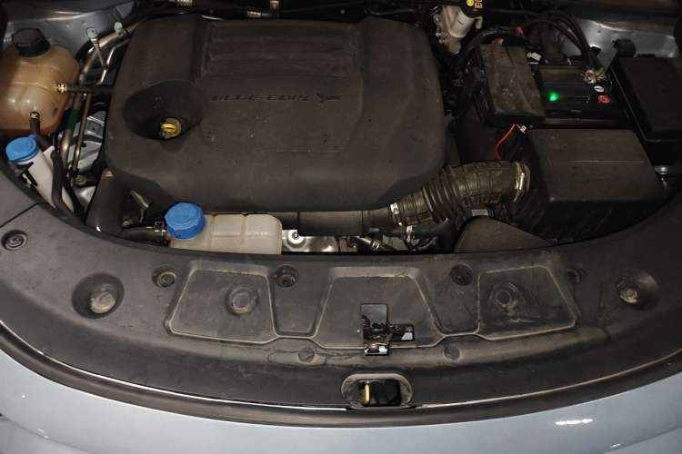 Used CHANGAN UNI-K 2023 2.0T Two-Wheel Drive Enjoyment Version Engine Bay