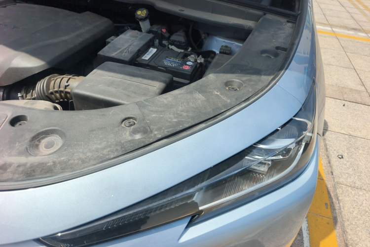 Used CHANGAN UNI-K 2023 2.0T Two-Wheel Drive Enjoyment Version Engine Bay Left