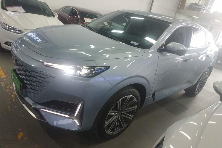 Used CHANGAN UNI-K 2023 2.0T Two-Wheel Drive Yue Ling Trim Exterior 3