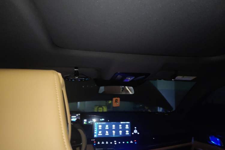 Used CHANGAN UNI-K 2023 2.0T Two-Wheel Drive Yue Ling Trim Headliner