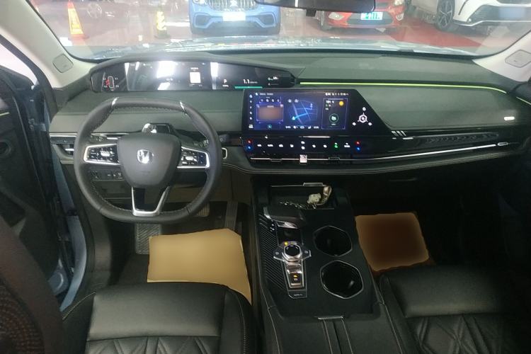Used CHANGAN UNI-K 2023 2.0T Two-Wheel Drive Yue Ling Trim Interior 2