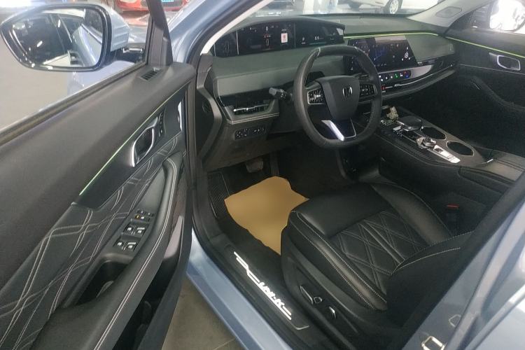Used CHANGAN UNI-K 2023 2.0T Two-Wheel Drive Yue Ling Trim Interior 3