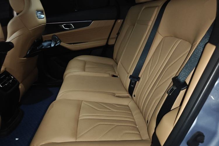 Used CHANGAN UNI-K 2023 2.0T Two-Wheel Drive Enjoyment Version Left Rear Seat