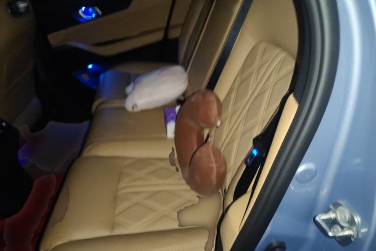 Used CHANGAN UNI-K 2023 2.0T Two-Wheel Drive Yue Ling Trim Left Rear Seat
