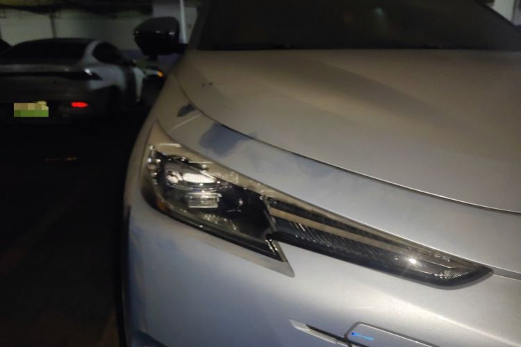 Used CHANGAN UNI-K 2023 2.0T Two-Wheel Drive Yue Ling Trim Right Front Headlight