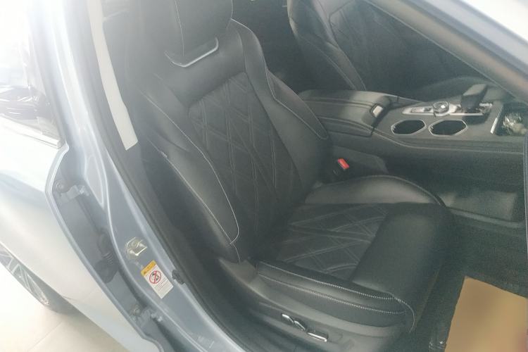 Used CHANGAN UNI-K 2023 2.0T Two-Wheel Drive Yue Ling Trim Right Front Seat